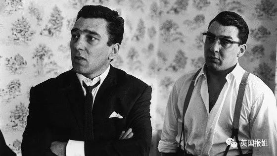 Kray Twins: Cặp song sinh từng thống trị thế giới ngầm Luân Đôn, là nguyên mẫu cho phim 'Legend' Kray Twins: Cặp song sinh từng thống trị thế giới ngầm Luân Đôn, là nguyên mẫu cho phim 'Legend'