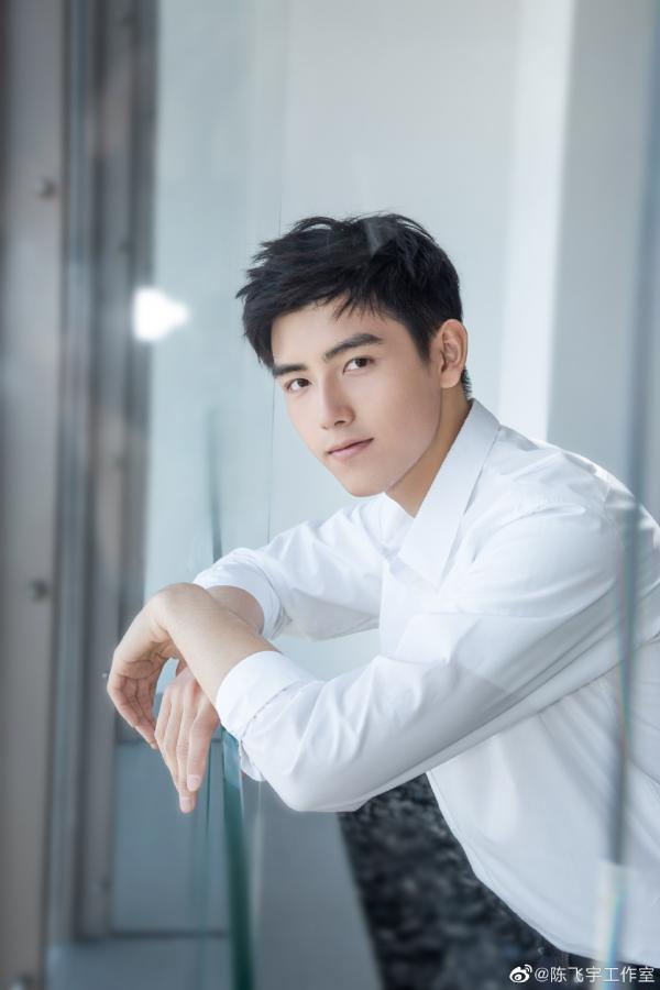 Fan của Vương Nhất Bác tràn vào Weibo đạo diễn Trần Khải Ca yêu cầu giáo dục lại Trần Phi Vũ Fan của Vương Nhất Bác tràn vào Weibo đạo diễn Trần Khải Ca yêu cầu giáo dục lại Trần Phi Vũ