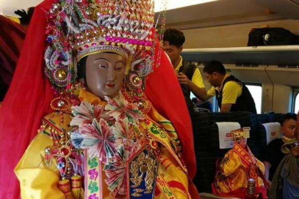 Bạn có biết: Thần biển tại Trung Quốc đi tàu cũng phải mua vé? Bạn có biết: Thần biển tại Trung Quốc đi tàu cũng phải mua vé?