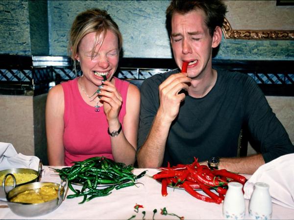 Người mẹ 'câu like' trên MXH bằng cách cho con nhỏ ăn ớt hiểm Người mẹ 'câu like' trên MXH bằng cách cho con nhỏ ăn ớt hiểm