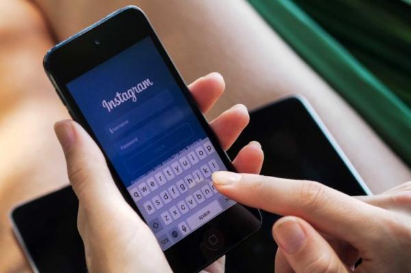 14 sự thật về 'chụp ảnh tự sướng': Tư thế selfie tiết lộ tính cách, có cả những thành phố cuồng selfie 14 sự thật về 'chụp ảnh tự sướng': Tư thế selfie tiết lộ tính cách, có cả những thành phố cuồng selfie