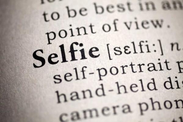 14 sự thật về 'chụp ảnh tự sướng': Tư thế selfie tiết lộ tính cách, có cả những thành phố cuồng selfie 14 sự thật về 'chụp ảnh tự sướng': Tư thế selfie tiết lộ tính cách, có cả những thành phố cuồng selfie
