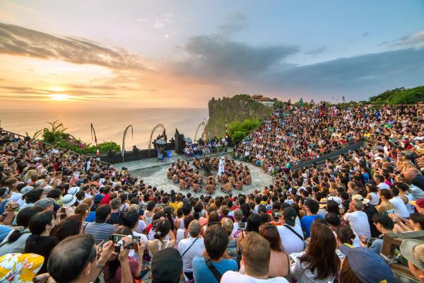 Bali đề xuất cấm 'ăn cơm trước kẻng', khách du lịch đồng loạt 'quay đầu là bờ' Bali đề xuất cấm 'ăn cơm trước kẻng', khách du lịch đồng loạt 'quay đầu là bờ'