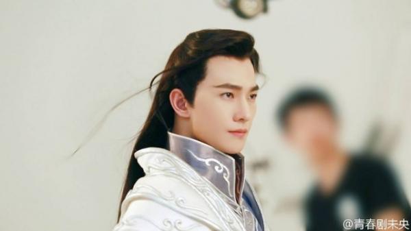 Netizen Hàn chọn ra 12 nam diễn viên Hoa ngữ có visual gây shock từ cái nhìn đầu tiên Netizen Hàn chọn ra 12 nam diễn viên Hoa ngữ có visual gây shock từ cái nhìn đầu tiên