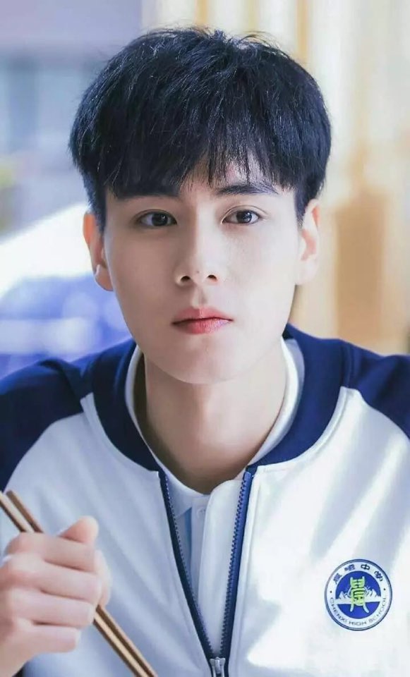 Netizen Hàn chọn ra 12 nam diễn viên Hoa ngữ có visual gây shock từ cái nhìn đầu tiên Netizen Hàn chọn ra 12 nam diễn viên Hoa ngữ có visual gây shock từ cái nhìn đầu tiên