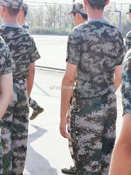 Loạt ảnh sinh viên Trung Quốc đi quân sự - ai nhìn thấy thanh xuân dữ dội của mình vào nhận ngay Loạt ảnh sinh viên Trung Quốc đi quân sự - ai nhìn thấy thanh xuân dữ dội của mình vào nhận ngay