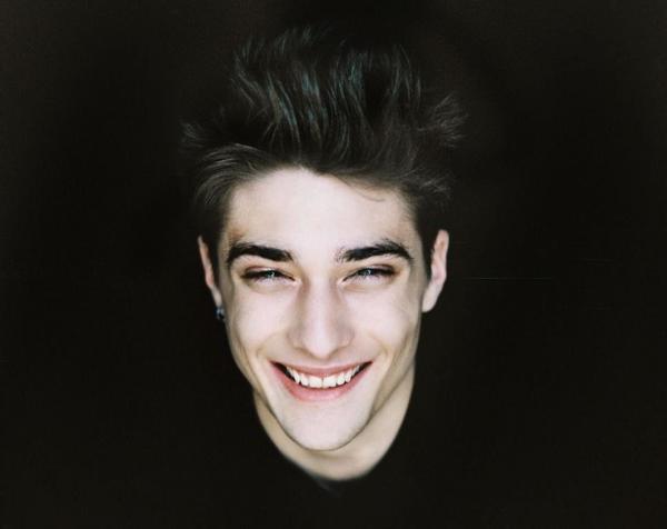 Phim ngắn về Harry Porter tung trailer, dân tình sốc vì chúa tể Voldemort đẹp trai quá đáng Phim ngắn về Harry Porter tung trailer, dân tình sốc vì chúa tể Voldemort đẹp trai quá đáng
