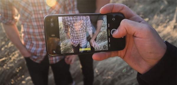 'So bì' ống kính chuyên nghiệp của Canon 5D Mark IV với camera iPhone 11 Pro 'So bì' ống kính chuyên nghiệp của Canon 5D Mark IV với camera iPhone 11 Pro