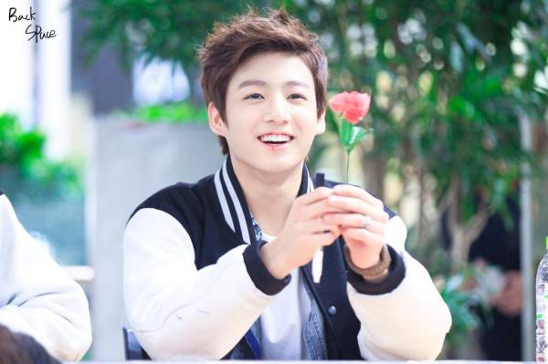 10 khoảnh khắc cho thấy rõ nhất nhân cách của Jungkook (BTS) do netizen Hàn bình chọn 10 khoảnh khắc cho thấy rõ nhất nhân cách của Jungkook (BTS) do netizen Hàn bình chọn