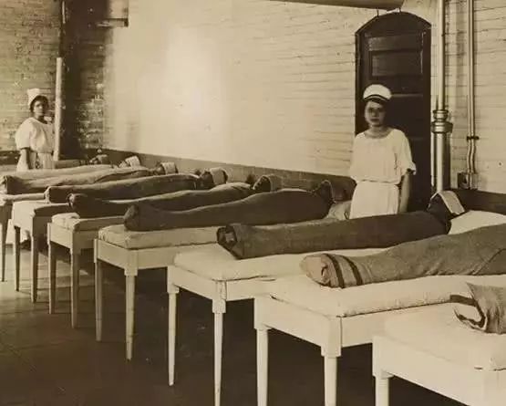 Phương pháp chữa bệnh tâm thần - Góc khuất đen tối trong lịch sử y học Phương pháp chữa bệnh tâm thần - Góc khuất đen tối trong lịch sử y học