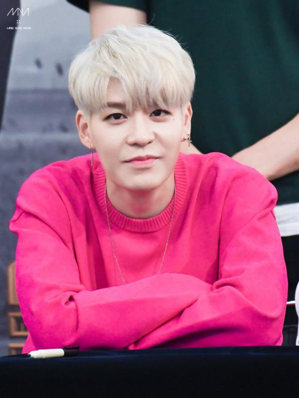 Cựu idol nhà YG bị netizen tố bán quà tặng xa xỉ nhận từ fan Cựu idol nhà YG bị netizen tố bán quà tặng xa xỉ nhận từ fan