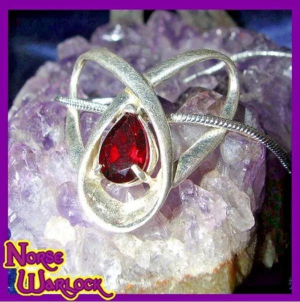 Bất ngờ với Kuman Thong, mảng da chân, lời nguyền... và hàng loạt thứ không tưởng khác được rao bán trên eBay Bất ngờ với Kuman Thong, mảng da chân, lời nguyền... và hàng loạt thứ không tưởng khác được rao bán trên eBay