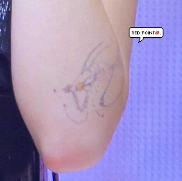 Liên tục xăm mình, TWICE Chaeyoung khiến netizen Hàn băn khoăn: 'Cô ấy nghiện tattoo?' Liên tục xăm mình, TWICE Chaeyoung khiến netizen Hàn băn khoăn: 'Cô ấy nghiện tattoo?'
