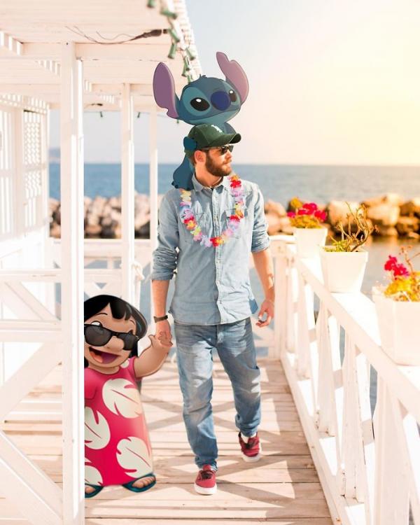 Anh chàng dùng Photoshop để đi chơi cùng với những nhân vật hoạt hình Disney Anh chàng dùng Photoshop để đi chơi cùng với những nhân vật hoạt hình Disney