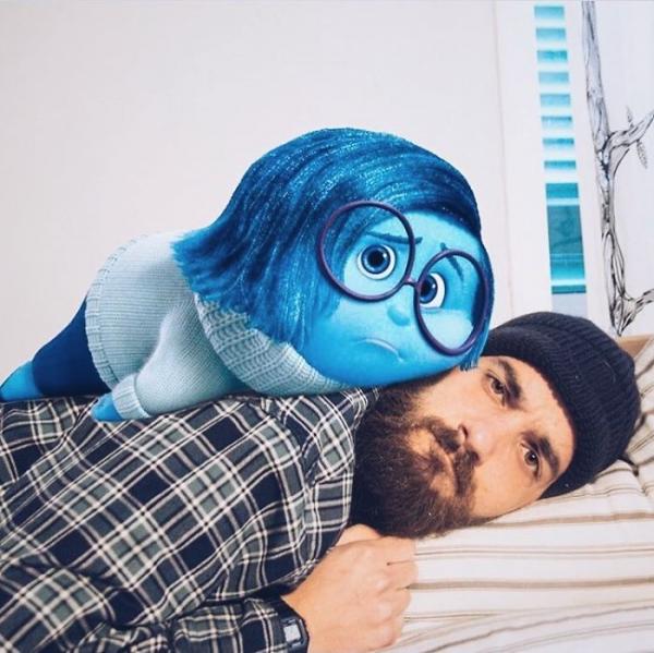 Anh chàng dùng Photoshop để đi chơi cùng với những nhân vật hoạt hình Disney Anh chàng dùng Photoshop để đi chơi cùng với những nhân vật hoạt hình Disney