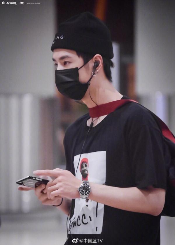 'Thánh hiphop' Vương Nhất Bác và nỗi khổ tâm cứ mãi lên hot search vì những lý do buồn cười 'Thánh hiphop' Vương Nhất Bác và nỗi khổ tâm cứ mãi lên hot search vì những lý do buồn cười