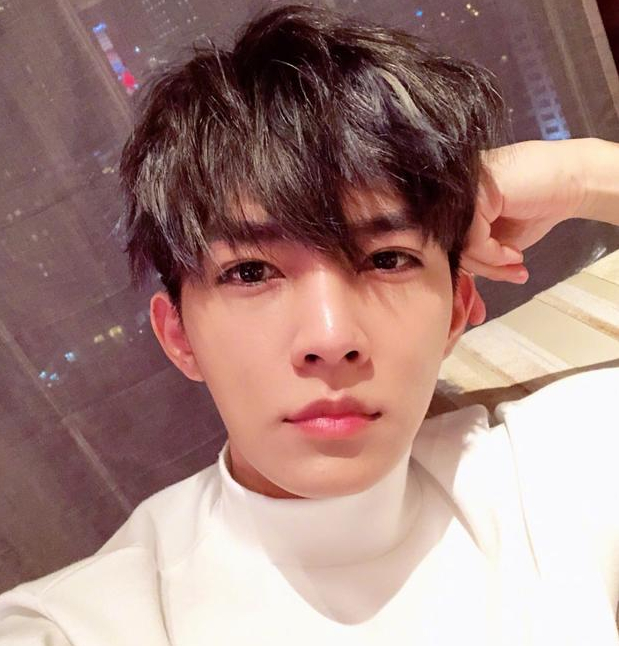 Viêm Á Luân viết thư xin lỗi, né tránh chuyện bắt cá 3 tay: 'Tôi từng cho đi tình cảm rất thật lòng' Viêm Á Luân viết thư xin lỗi, né tránh chuyện bắt cá 3 tay: 'Tôi từng cho đi tình cảm rất thật lòng'