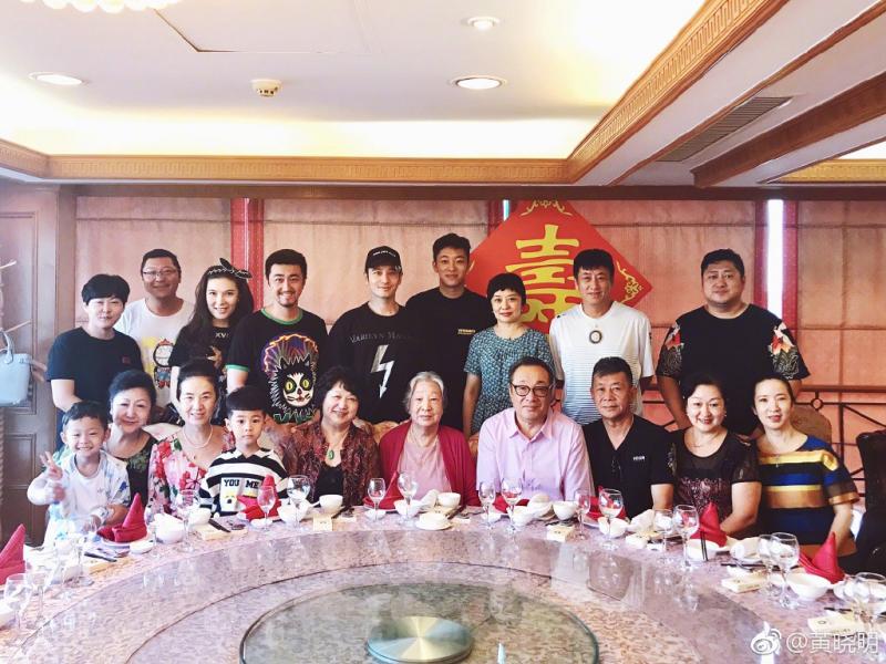 Ngày càng 'tình lạnh ý nhạt', Huỳnh Hiểu Minh - Angelababy đang giẫm phải vết xe đổ của cặp đôi Uy - Mịch? Ngày càng 'tình lạnh ý nhạt', Huỳnh Hiểu Minh - Angelababy đang giẫm phải vết xe đổ của cặp đôi Uy - Mịch?