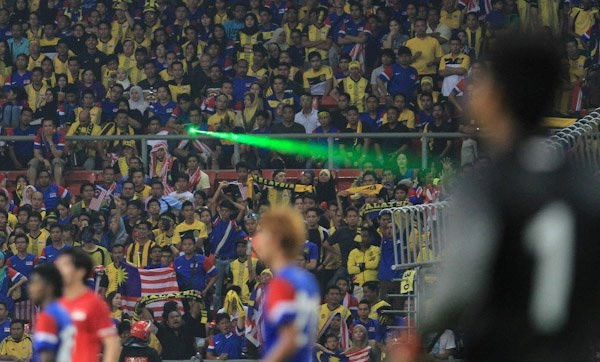 Chung kết AFF Cup 2018: 'Bóng ma' bạo lực sân cỏ ám ảnh Việt Nam trên sân Bukit Jalil Chung kết AFF Cup 2018: 'Bóng ma' bạo lực sân cỏ ám ảnh Việt Nam trên sân Bukit Jalil