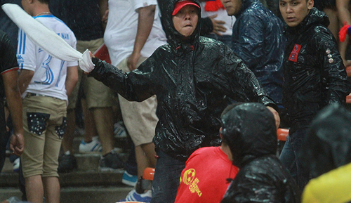 Chung kết AFF Cup 2018: 'Bóng ma' bạo lực sân cỏ ám ảnh Việt Nam trên sân Bukit Jalil Chung kết AFF Cup 2018: 'Bóng ma' bạo lực sân cỏ ám ảnh Việt Nam trên sân Bukit Jalil