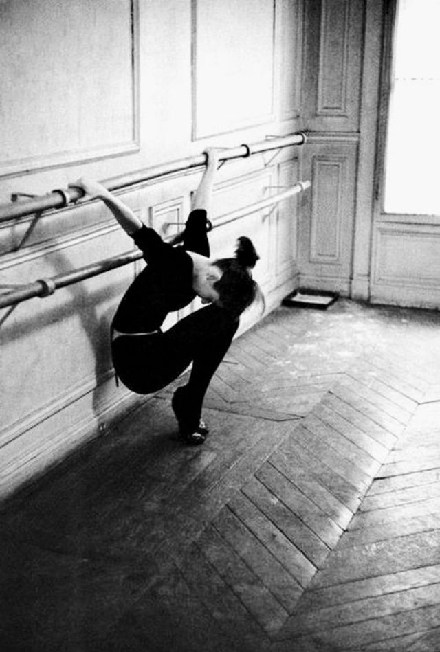 Những bức ảnh hiếm khi Audrey Hepburn còn là một nữ vũ công ballet Những bức ảnh hiếm khi Audrey Hepburn còn là một nữ vũ công ballet
