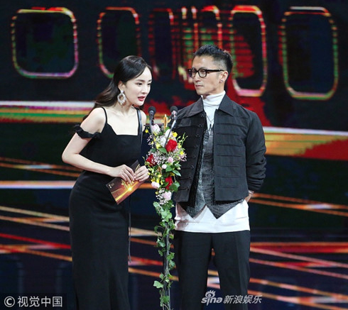 10 năm thích thầm, fangirl Dương Mịch vẫn bẽn lẽn khi được đứng cạnh thần tượng Tạ Đình Phong 10 năm thích thầm, fangirl Dương Mịch vẫn bẽn lẽn khi được đứng cạnh thần tượng Tạ Đình Phong