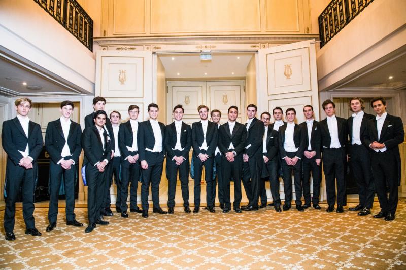 Kỵ sĩ Tây Ban Nha duy nhất ở đêm hội Le Bal: Cháu trai Sa hoàng, xuất chúng từ vẻ ngoài đến tri thức Kỵ sĩ Tây Ban Nha duy nhất ở đêm hội Le Bal: Cháu trai Sa hoàng, xuất chúng từ vẻ ngoài đến tri thức