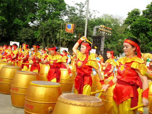 Vì sao người Việt Nam cần hình thành 'văn hóa cổ vũ bóng đá' và ngưng sử dụng kèn vuvuzela? Vì sao người Việt Nam cần hình thành 'văn hóa cổ vũ bóng đá' và ngưng sử dụng kèn vuvuzela?