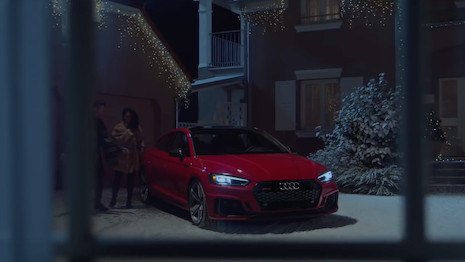 Sẽ ra sao nếu ông già Noel giảm cân, cắt râu tóc và trở thành 'hotman'? Sẽ ra sao nếu ông già Noel giảm cân, cắt râu tóc và trở thành 'hotman'?