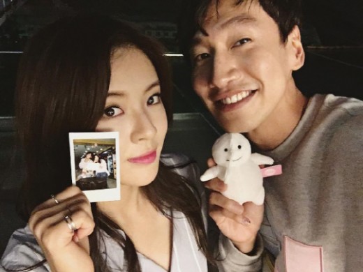 'Lee Kwang Soo hẹn hò' lên hot search Weibo, Cnet hài hước: 'Vậy là hết gọi cho Song Joong Ki cả ngày rồi' 'Lee Kwang Soo hẹn hò' lên hot search Weibo, Cnet hài hước: 'Vậy là hết gọi cho Song Joong Ki cả ngày rồi'