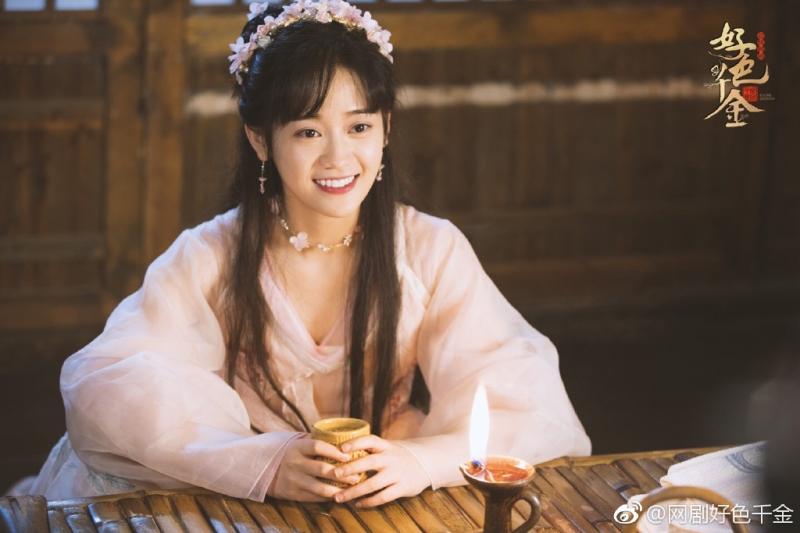 'Háo Sắc Thiên Kim': Nữ chính xuyên không 'thả thính' 5 trai đẹp nhưng chỉ được phép yêu một chàng 'Háo Sắc Thiên Kim': Nữ chính xuyên không 'thả thính' 5 trai đẹp nhưng chỉ được phép yêu một chàng