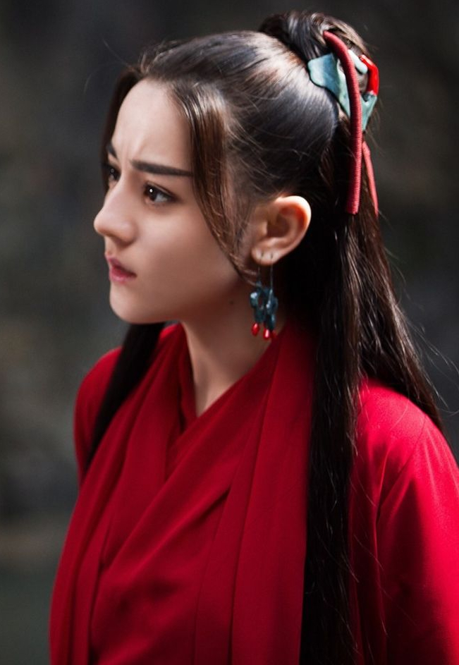 'Nữ cường' Địch Lệ Nhiệt Ba: 'Khi yêu nếu bị cự tuyệt tôi sẽ không dây dưa, quá tổn hại lòng tự trọng' 'Nữ cường' Địch Lệ Nhiệt Ba: 'Khi yêu nếu bị cự tuyệt tôi sẽ không dây dưa, quá tổn hại lòng tự trọng'