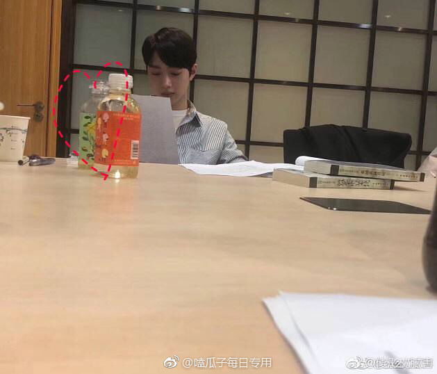 Báo Đài Loan xác nhận Lai Guan Lin - Thẩm Nguyệt đóng chính phim 'A Little Thing Called Love' Báo Đài Loan xác nhận Lai Guan Lin - Thẩm Nguyệt đóng chính phim 'A Little Thing Called Love'