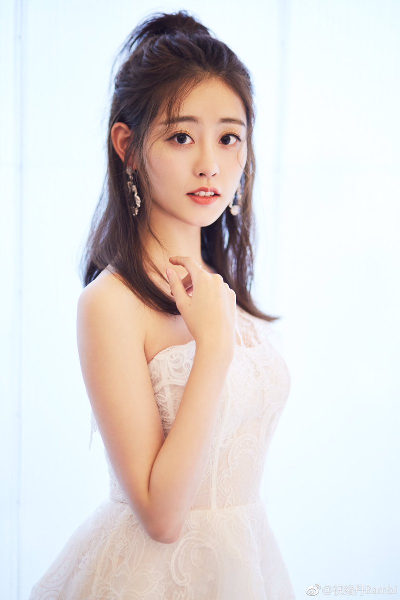 Mỹ nam thanh xuân Hầu Minh Hạo 'đổi gió' đóng phim tâm linh, ma ám chuyển thể từ tiểu thuyết nổi tiếng Mỹ nam thanh xuân Hầu Minh Hạo 'đổi gió' đóng phim tâm linh, ma ám chuyển thể từ tiểu thuyết nổi tiếng