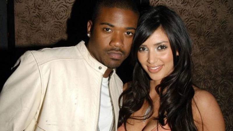 MC Anh Quốc công kích Kylie Jenner, cho rằng cô trở thành tỷ phú là nhờ đoạn phim sex của Kim Kardashian MC Anh Quốc công kích Kylie Jenner, cho rằng cô trở thành tỷ phú là nhờ đoạn phim sex của Kim Kardashian