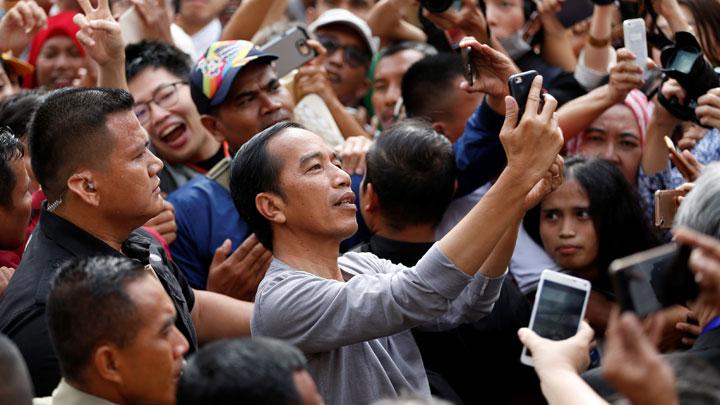 Người dân Indonesia hân hoan trong ngày khai trương tuyến tàu điện ngầm đầu tiên ở thủ đô Jakarta Người dân Indonesia hân hoan trong ngày khai trương tuyến tàu điện ngầm đầu tiên ở thủ đô Jakarta