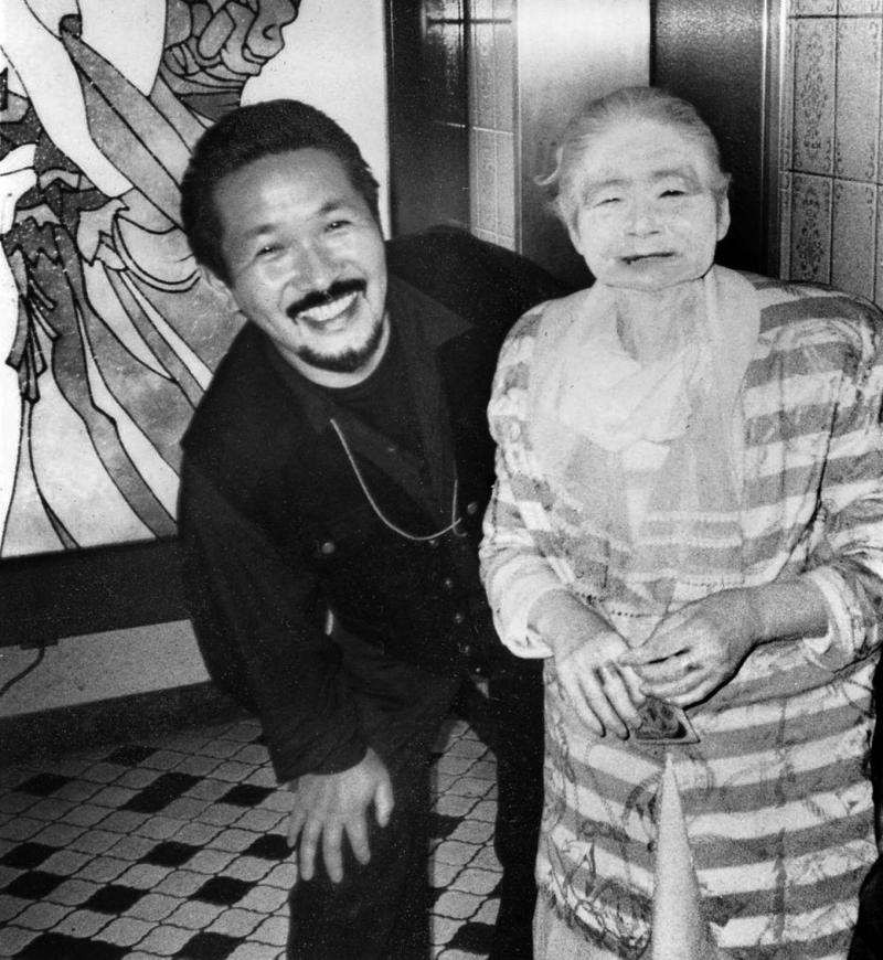 Nàng geisha cao ngạo 40 năm lang thang trên đường phố Yokohama, mãi chờ một vị khách không bao giờ quay lại Nàng geisha cao ngạo 40 năm lang thang trên đường phố Yokohama, mãi chờ một vị khách không bao giờ quay lại