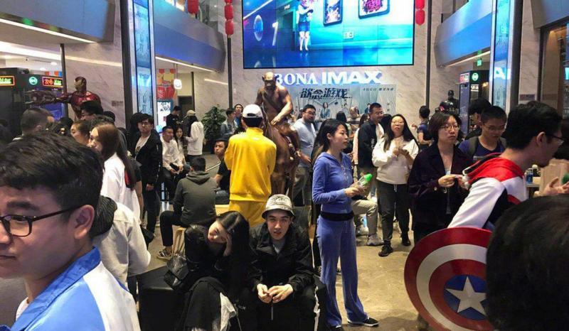 Hơn 3 triệu người Trung Quốc tranh nhau mua vé suất chiếu sớm 'Avengers: Endgame' Hơn 3 triệu người Trung Quốc tranh nhau mua vé suất chiếu sớm 'Avengers: Endgame'