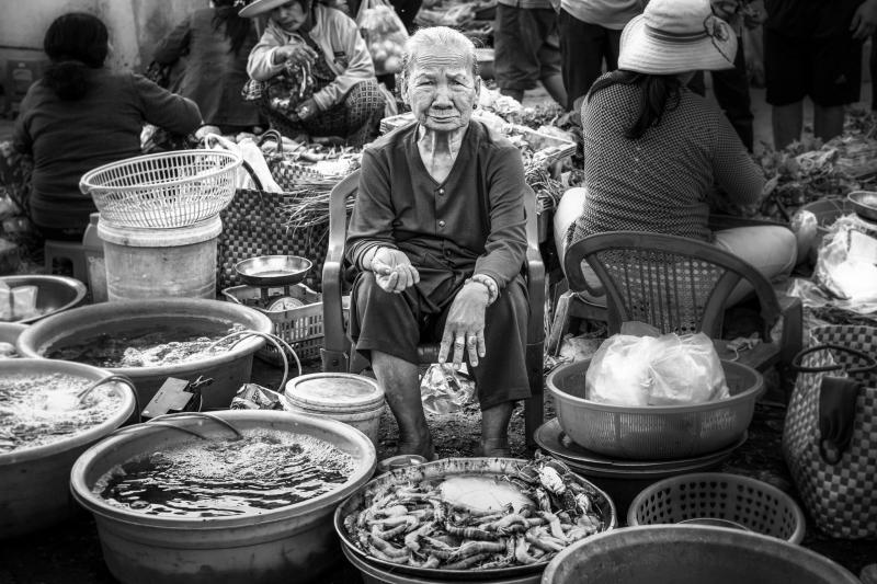 Đẹp như thơ - phiên chợ cá buổi sáng sớm ở Phan Rang qua đôi mắt của nhiếp ảnh gia người Canada Đẹp như thơ - phiên chợ cá buổi sáng sớm ở Phan Rang qua đôi mắt của nhiếp ảnh gia người Canada