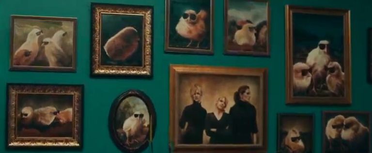 Cùng ngồi xuống uống chén trà và bàn về các 'Easter Eggs' cất giấu trong MV mới của Taylor Swift Cùng ngồi xuống uống chén trà và bàn về các 'Easter Eggs' cất giấu trong MV mới của Taylor Swift