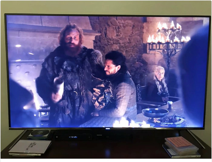 Một ly Starbucks lặng lẽ xuất hiện trong tập 4 'Game of Thrones': Đạo diễn đãng trí hay chiêu quảng cáo trá hình Một ly Starbucks lặng lẽ xuất hiện trong tập 4 'Game of Thrones': Đạo diễn đãng trí hay chiêu quảng cáo trá hình