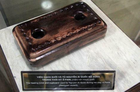 Bí ẩn 'viên gạch sưởi' giúp Bác Hồ vượt qua ngày đông giá rét Bí ẩn 'viên gạch sưởi' giúp Bác Hồ vượt qua ngày đông giá rét