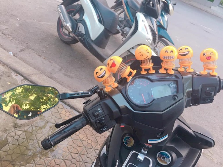 Thú nhún lò xo emoji đang gây sốt trong giới trẻ chứa kim loại nặng và chất gây ung thư cực độc Thú nhún lò xo emoji đang gây sốt trong giới trẻ chứa kim loại nặng và chất gây ung thư cực độc