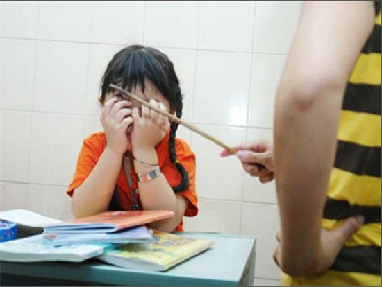 Quốc hội Pháp thông qua đạo luật cấm bố mẹ 'đánh đòn' con cái Quốc hội Pháp thông qua đạo luật cấm bố mẹ 'đánh đòn' con cái