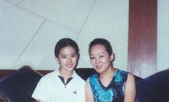 'Hoa Mộc Lan': Làm phim về Trung Quốc nhưng nguyên dàn diễn viên chỉ có một người quốc tịch Trung 'Hoa Mộc Lan': Làm phim về Trung Quốc nhưng nguyên dàn diễn viên chỉ có một người quốc tịch Trung