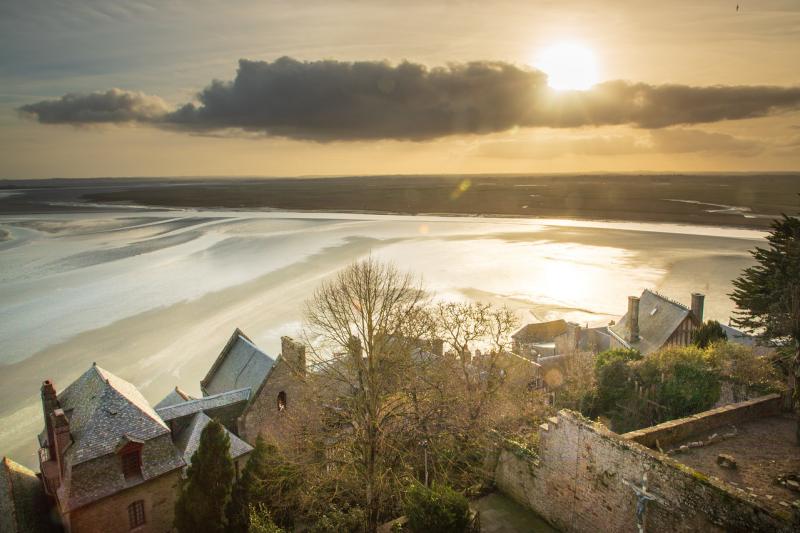 Mont Saint-Michel: 'Một tạo vật đẹp đẽ, một kim tự tháp diệu kỳ' đến Victor Hugo cũng si mê Mont Saint-Michel: 'Một tạo vật đẹp đẽ, một kim tự tháp diệu kỳ' đến Victor Hugo cũng si mê