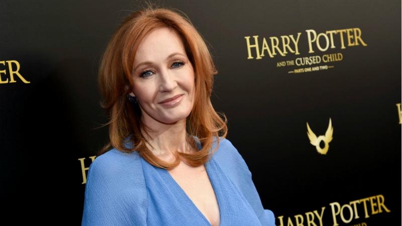 Tác giả J.K. Rowling hé lộ khả năng xuất hiện phần tiếp theo của Harry Potter Tác giả J.K. Rowling hé lộ khả năng xuất hiện phần tiếp theo của Harry Potter