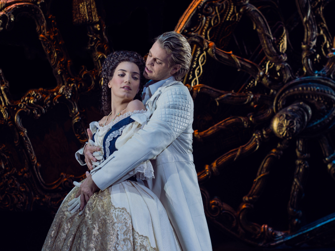 Elisabeth das Musical: 'Mối tình' lạ kỳ giữa nàng Hoàng hậu và chàng Tử thần Elisabeth das Musical: 'Mối tình' lạ kỳ giữa nàng Hoàng hậu và chàng Tử thần